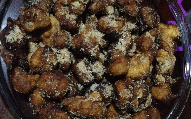 Bolinho de chuva com maçã