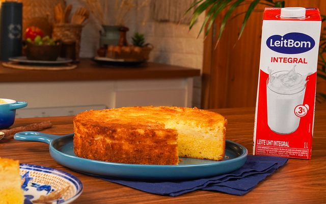 Bolo de fubá cremoso e fácil com LeitBom