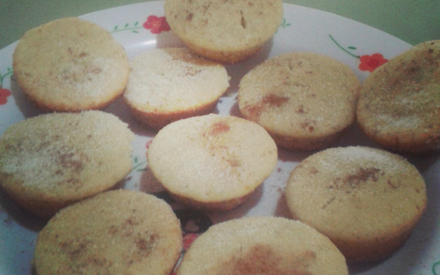 Falso cupcake de banana com aveia