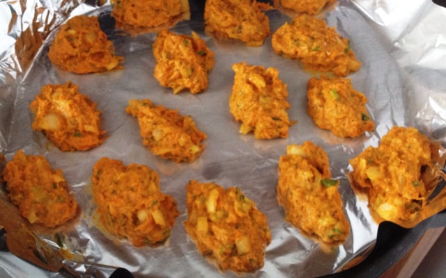 Bolinho de cenoura com curry e chia sem glúten