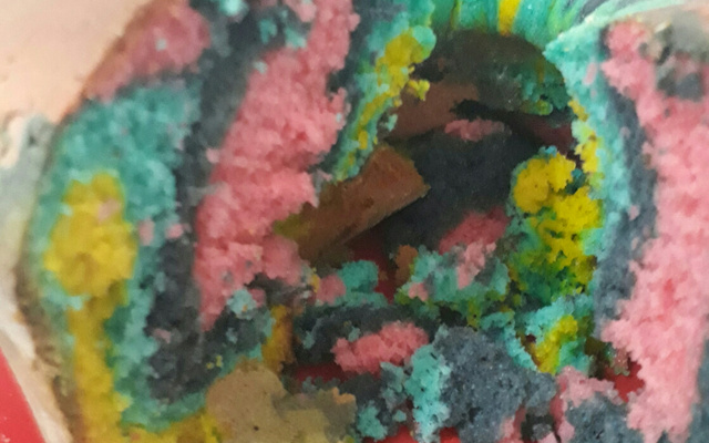 Bolo arco-íris
