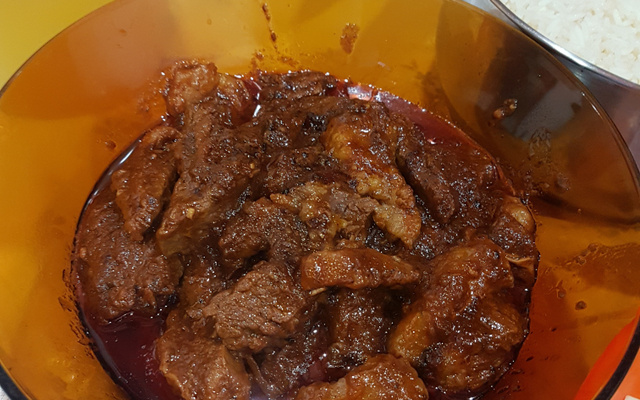 Fraldinha com falso molho madeira