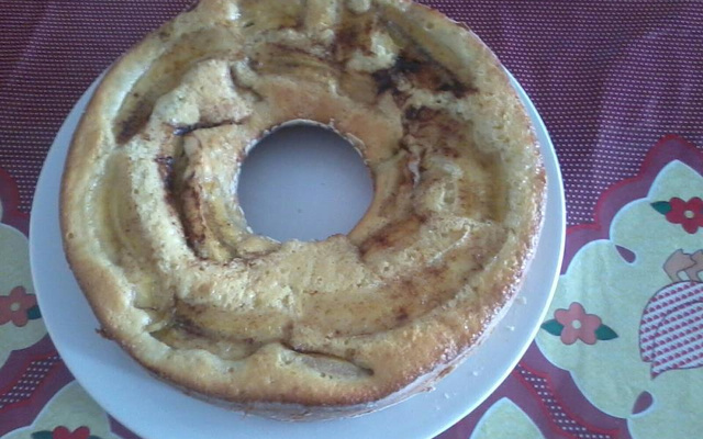 Cuca de Goiabada com Banana