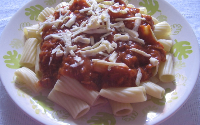 Macarrão com molho de atum