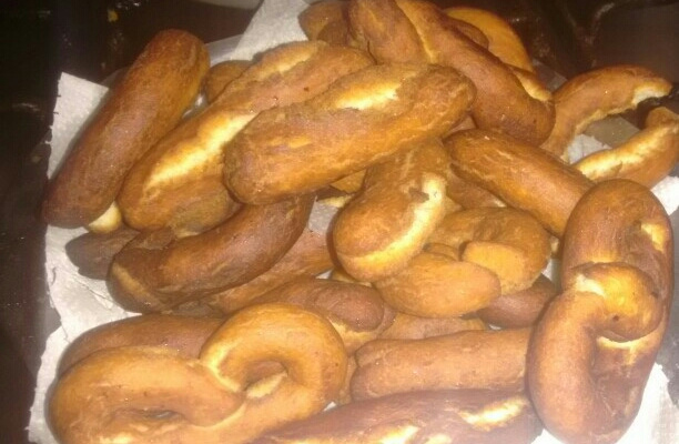 Biscoito frito de trigo