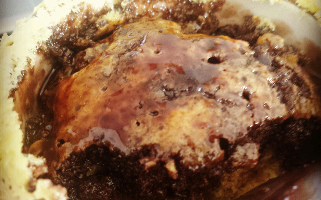 Bolo de cenoura de caneca