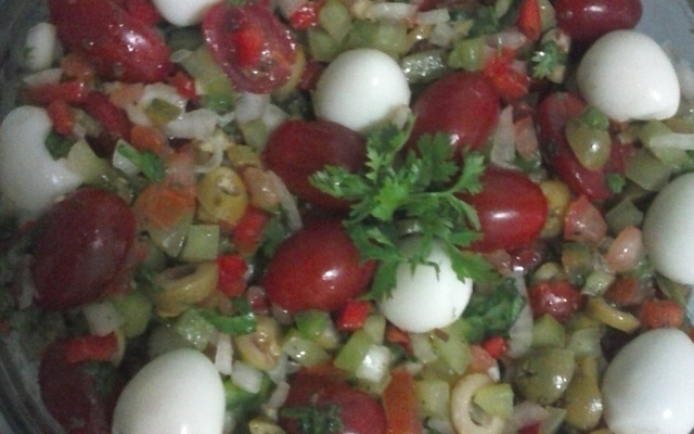 Vinagrete com ovo de codorna