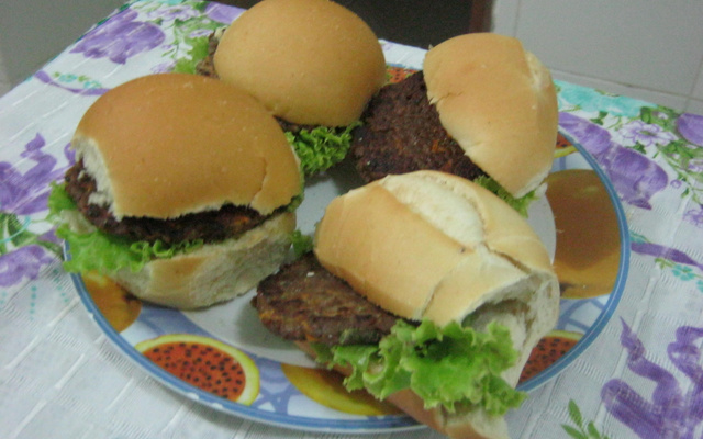 Hamburger de soja com cenoura