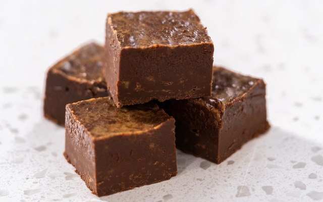 Paçoca de amendoim e chocolate meio amargo