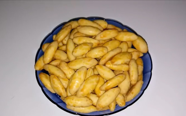 Salgadinho de queijo de forno