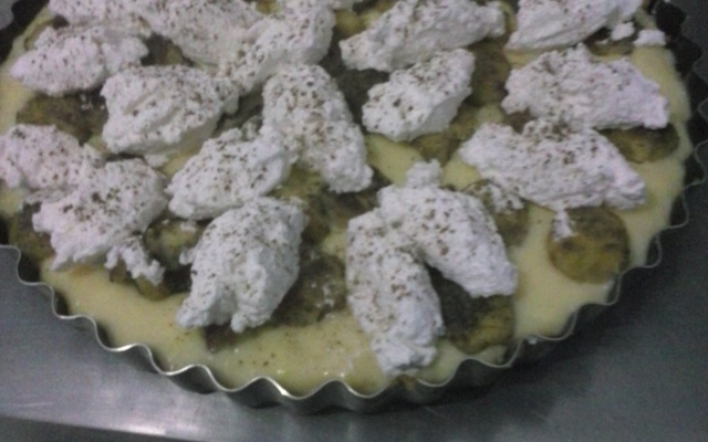 Torta diet de banana com creme de baunilha