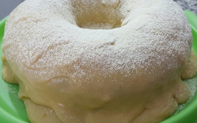 Bolo de Oreo com cobertura de leite em pó