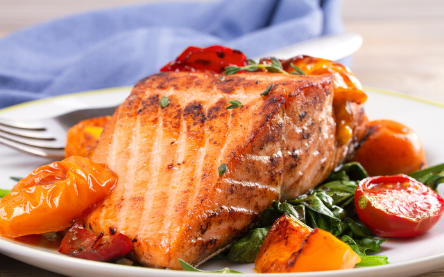 Filé de salmão com alecrim