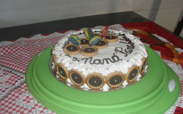 Bolo com cobertura de marshmallow