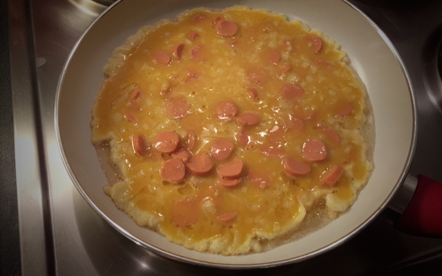 Omelete de salsicha