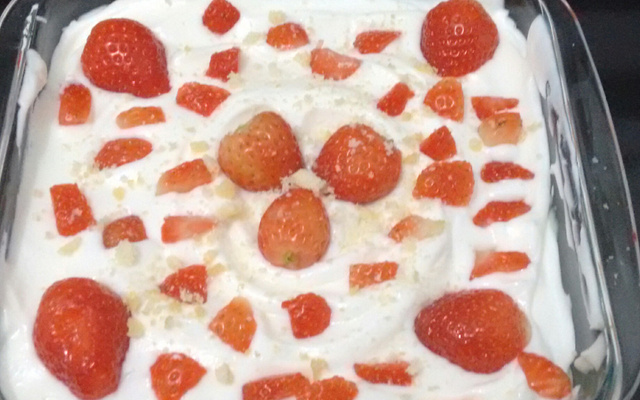 Pavê de morango facílimo