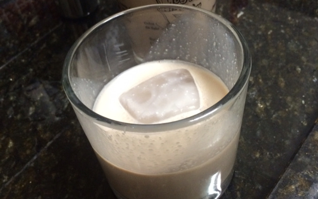 Bebida tipo Amarula com vodka