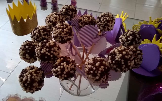 Cake pop (bolo de palito)