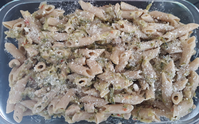Penne ao molho de abobrinha cremosa