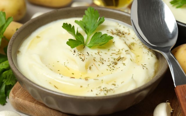 Purê de batatas com creme de leite