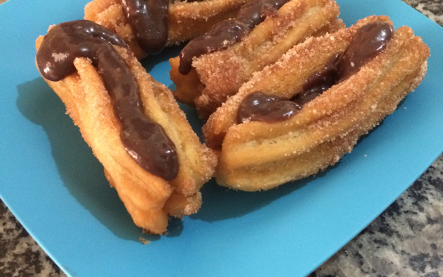 Churros da Dona Florinda (simples e gostoso)