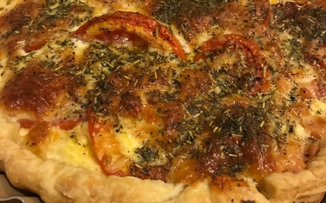 Torta de atum e tomate à Provençale