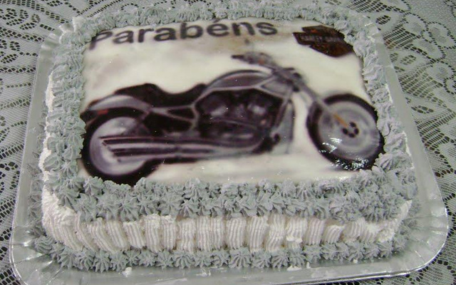 Bolo de aniversário com papel de arroz