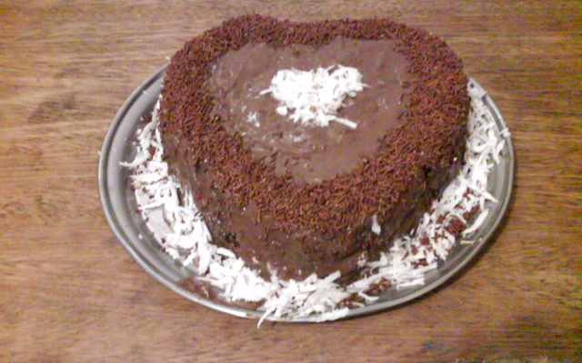 Bolo de brigadeiro com coco