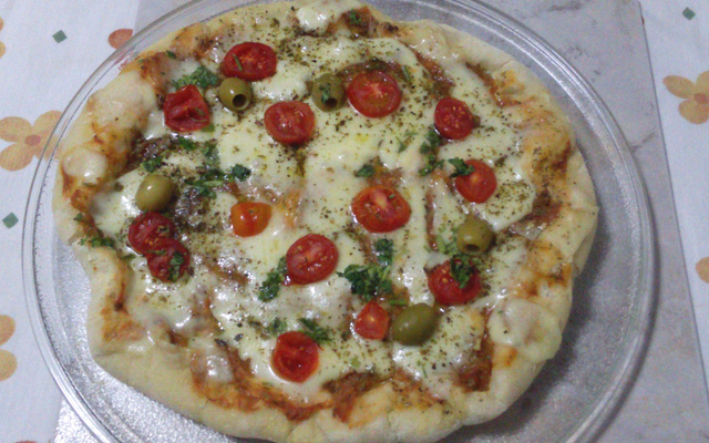 Pizza perfeita na máquina de fazer pão