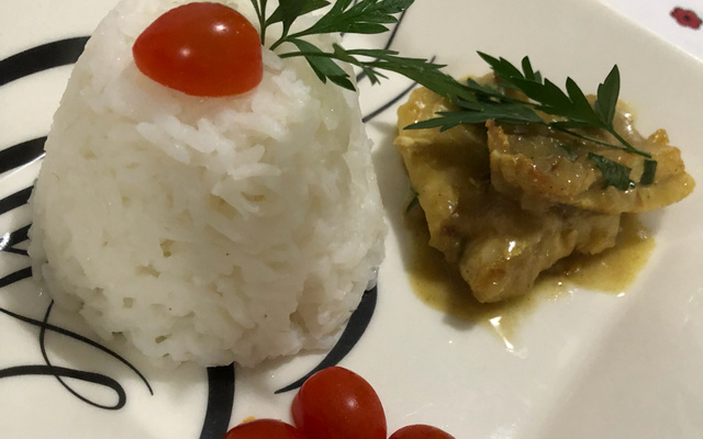 Congrio Rosa ao Molho Curry
