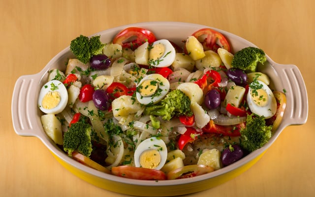 Bacalhau ao azeite e legumes