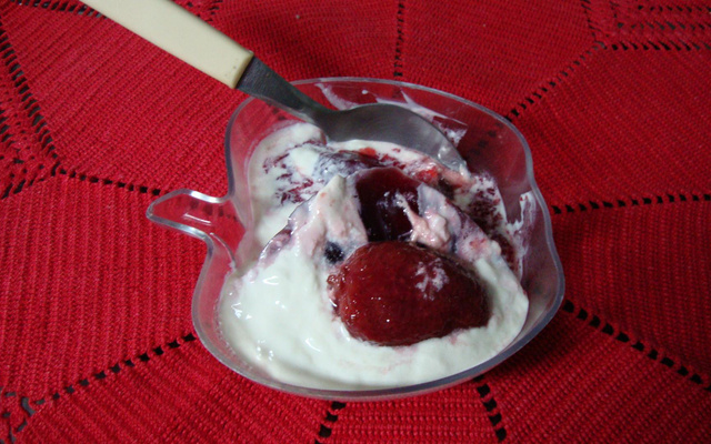 Gelatina deliciosa de morango do Lúcio Cezar