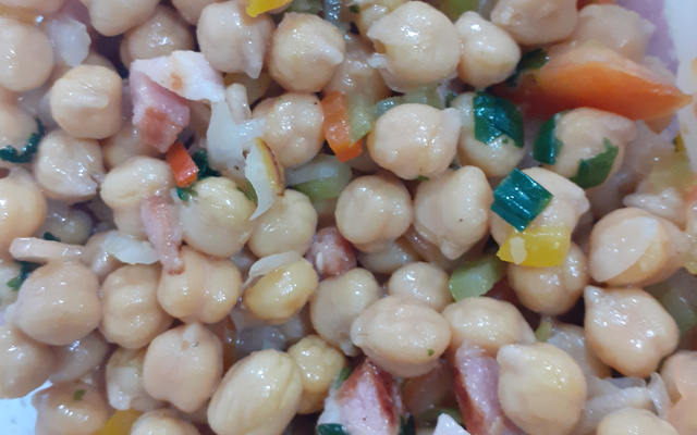 Salada de grão-de-bico