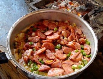 Fava com tudo dentro