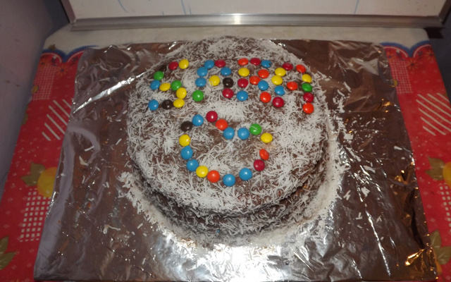 Bolo arco-íris (em camadas)