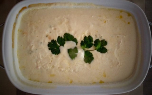 Salmão delicioso ao molho de camarão com catupiri