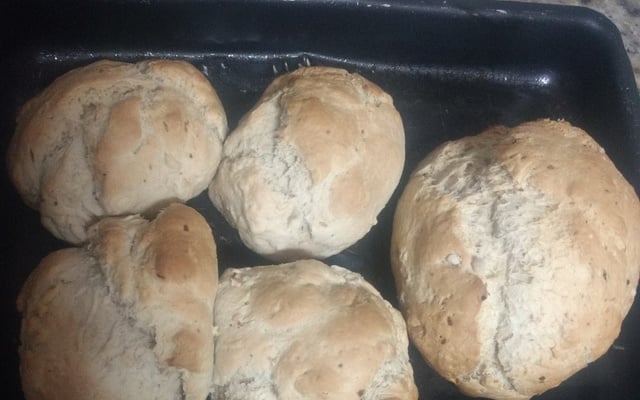 Pão caseiro com fermento em pó da Denise