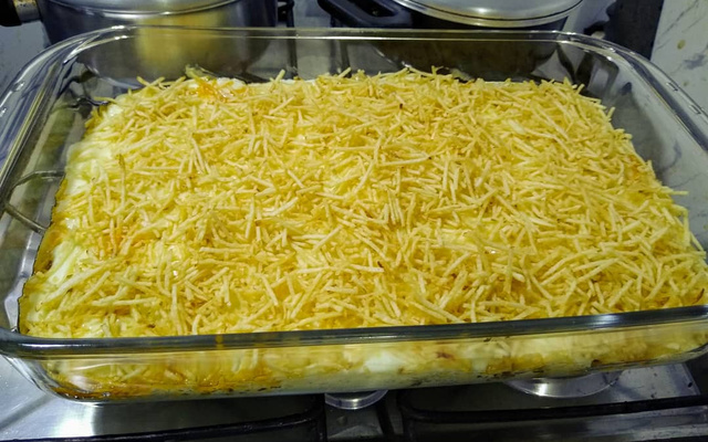 Escondidinho de requeijão com carne moída