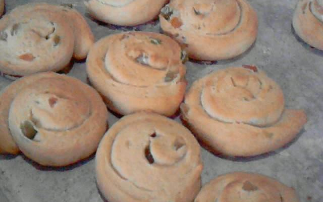 Pãezinhos de maçã com uvas passas