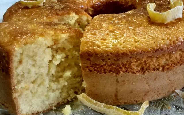 Bolo de gengibre e laranja