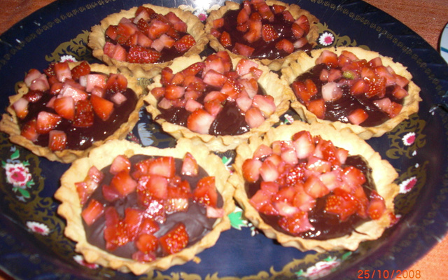 Tortinha de morango com chocolate