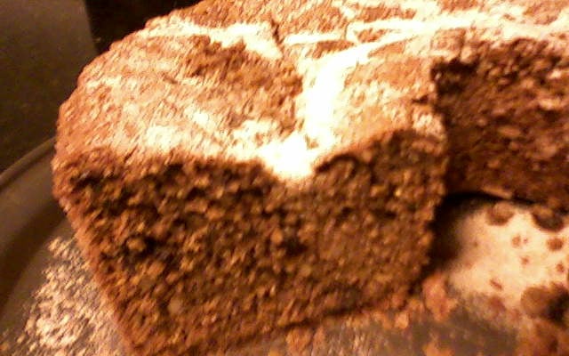 Bolo de maçã com nozes e passas