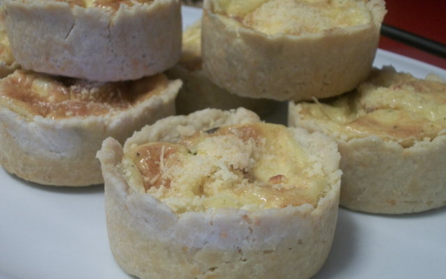 Miniquiche de milho verde com queijo