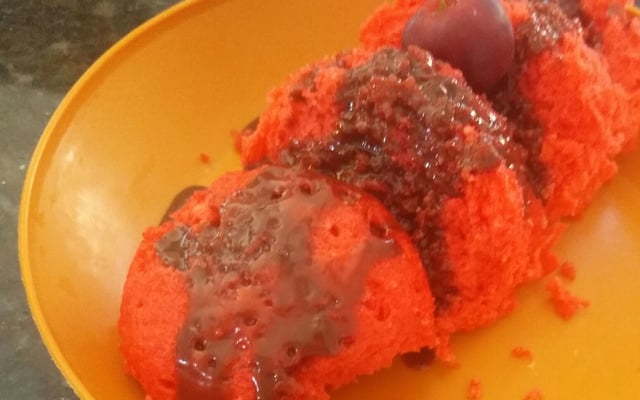 Bolo de caneca de morango