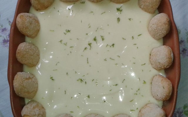 Mousse de limão com biscoito champagne