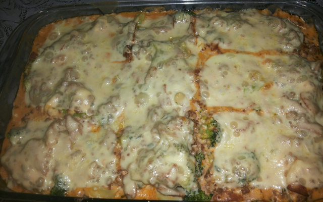 Macarrão de capeletti com brócolis ao molho rosé