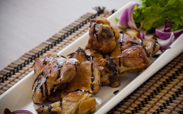 Coxa e sobrecoxa na cerveja