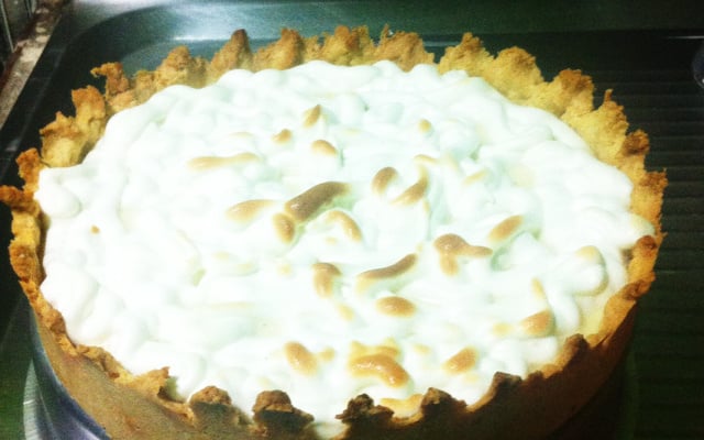 Torta de limão com cobertura de suspiro