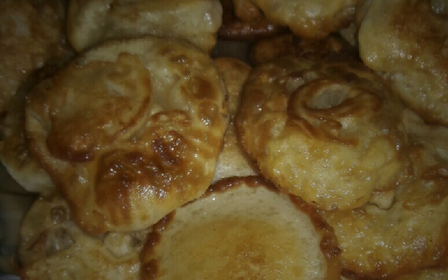 Bolinho de trigo frito