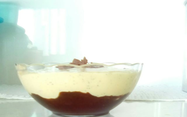 Mousse de maracujá com chocolate